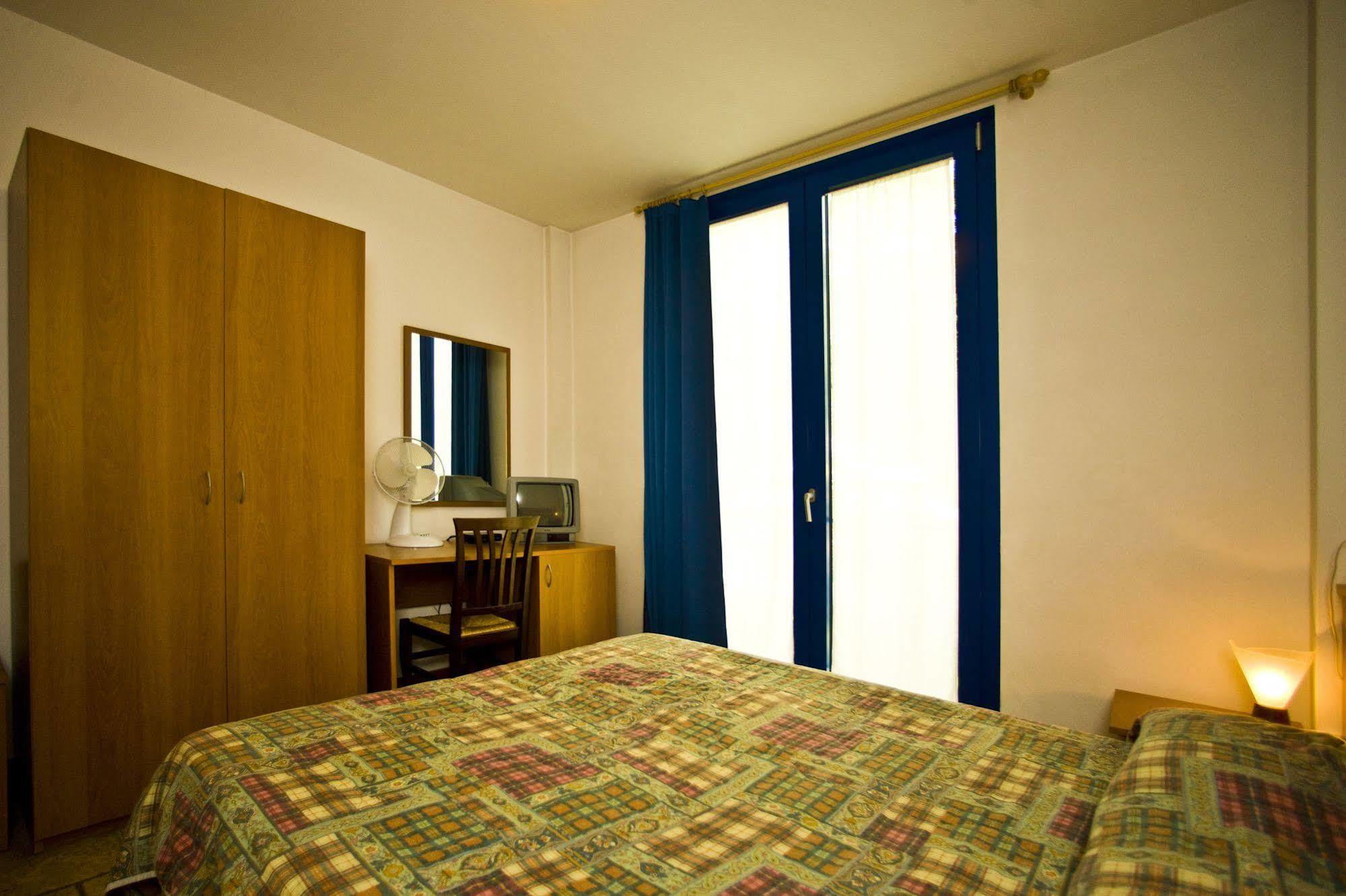Hotel Il Canneto Porto Ceresio Exterior foto